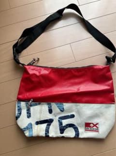 サコッシュ 赤と白 175のサムネイル