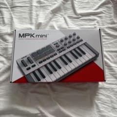 AKAI MPK miniグレー MIDIキーボード 新品未使用 - メルカリ