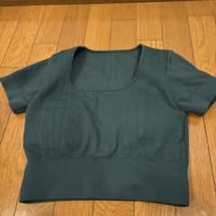 SUKALA】ウエーブリブアクティブクロップドトップス Mサイズダーク