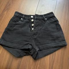 ブラックデニムショートパンツのサムネイル