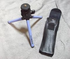 【中古美品】 ミニ三脚　LPL製WALKIE POD 卓上用のサムネイル