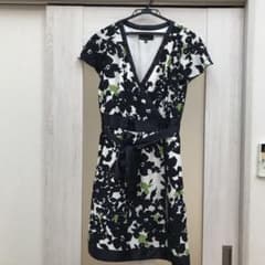 花柄　膝丈　ワンピース　ネイビーのサムネイル