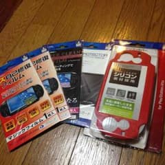 たまコッペさん専用 新品 ホリ PSvita シリコンカバー レッド＋オマケのサムネイル