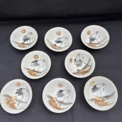 鶴と亀の絵柄 ぐい呑み 8客セットのサムネイル