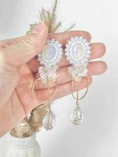 ビーズ刺繍天然石アクセサリーのサムネイル