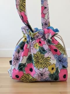 ハンドメイドカラフルフラワーピンク系巾着バッグ ちょこっとお出かけに便利のサムネイル