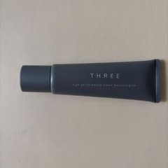 THREE ハイパフォーマンスクリームモイスチャーグロー 02のサムネイル