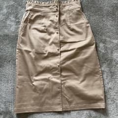 パールボタン付き ベージュ タイトスカートのサムネイル