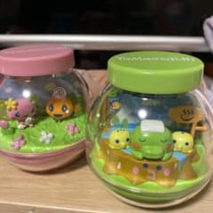 たまごっちガチャガチャ カプセリウム ピンク 緑のサムネイル