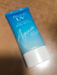 ビオレUVアクアリッチウォータリーエッセンスのサムネイル