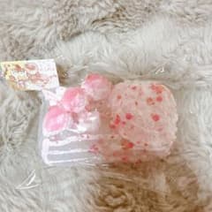 Aini ピンク ケーキ スクイーズのサムネイル