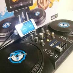 【送料込】Numark iDJ Live 美品 DJコントローラーのサムネイル