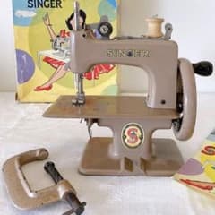 SINGER ヴィンテージ トイミシン シンガー （箱・固定具 付き） - メルカリ