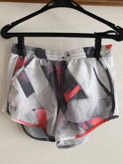 Under Armour 幾何学模様 ショートパンツ Sサイズ