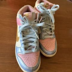 NIKE ナイキ スニーカーのサムネイル