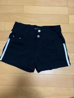 ショートパンツのサムネイル