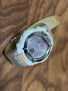 G-SHOCK ホワイト シルバー 200m防水のサムネイル