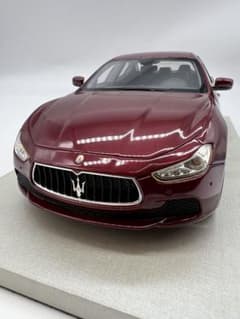 No235ミニカー1/18箱あり Maserati Ghibli 2013