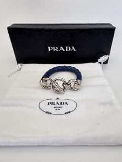 ず*ん様 新品未使用！PRADA ブレスレット ネイビー 編み込み本革のサムネイル