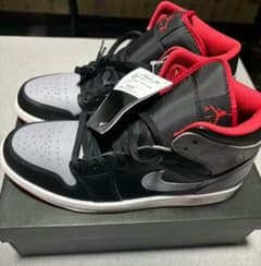 Air Jordan1MIDスニーカー新品タグ付き29cmのサムネイル