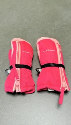 Winter gloves for kidsのサムネイル