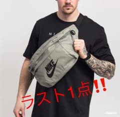 新品未使用　ラスト 1点　NIKE ウエストバッグ テック ヒップ パックのサムネイル