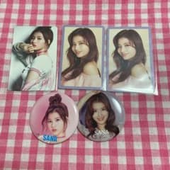 TWICE サナ トレカ＋缶バッジセットのサムネイル