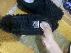 PUMA 黒　黒モコモコオシャレスニーカーのサムネイル
