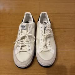 adidas rod laver ホワイト スニーカー（新古品）