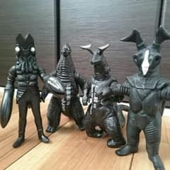 【値下げ1】レスザンヒューマン 怪獣フィギア コンプ！のサムネイル