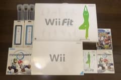 wii 本体　wii fit  ソフト2本のサムネイル