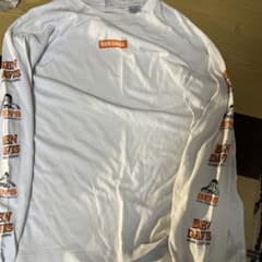 服のサムネイル