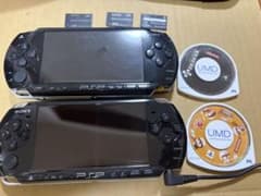 値下げ可　PSP ブラック　2台　バッテリー無し　おまけ付きのサムネイル