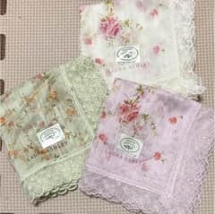 新品♡LAURA ASHLEY ハンカチ 3枚組のサムネイル