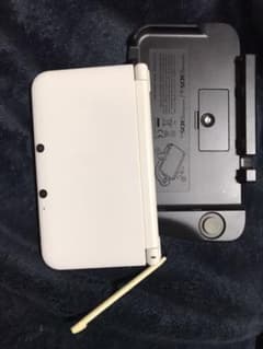 ニンテンドー3DS LL ホワイト　スティック折れ　スライドパッド、ソフトつきのサムネイル