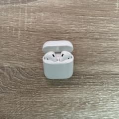 Apple AirPods (第1世代) MMEF2J/Aのサムネイル
