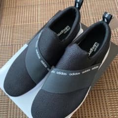 adidas スリッポン スニーカーのサムネイル