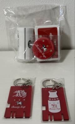 カウブランド　牛乳石鹸　赤箱　限定　アクリルチャーム　キーホルダーのサムネイル