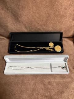 た*り様 遺品整理 ネックレス2本 コイン1個 - メルカリ