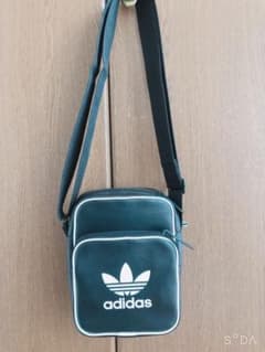 お値下げ！adidas originals ショルダーバッグのサムネイル