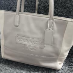 【美品】COACHコーチトートバックレザーホワイト系のサムネイル