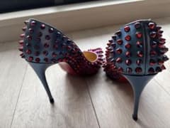 Christian Louboutin スタッズ パンプス 37