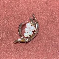 ボンバーまる様専用【新品未使用】MIKIMOTO　ブローチ　パールジュエリーのサムネイル