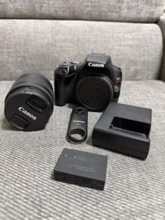 Canon EOS Kiss x10デジタル一眼レフカメラ 本体 レンズセットのサムネイル