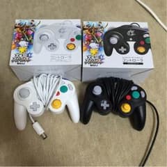ニンテンドーゲームキューブ コントローラ ブラック ホワイトのサムネイル