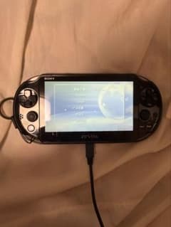 ち*ん様 PS Vita 本体 大戦略 & ケーブルセットのサムネイル