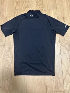 Under Armour ハイネック アンダーシャツ 黒 半袖のサムネイル