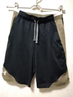 UNDER ARMOUR　ハーフパンツ　150cmのサムネイル