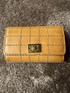 C*乃様 CHANEL チョコバー キーケース ベージュのサムネイル