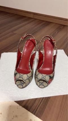 GUCCI GGスプリーム ローズプリントパンプスのサムネイル